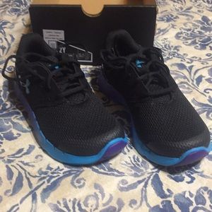 Under Armour Size 2 Youth NEW